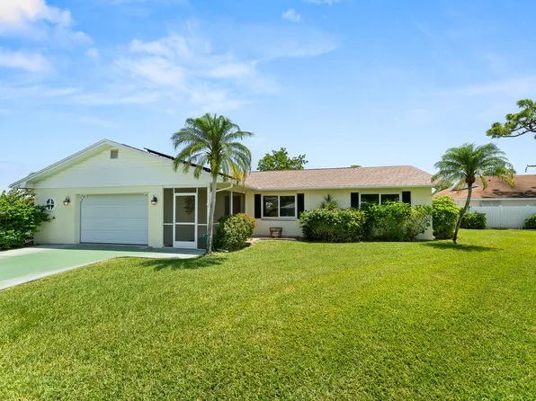 2001 NE Hoya Calle, Jensen Beach, FL 34957