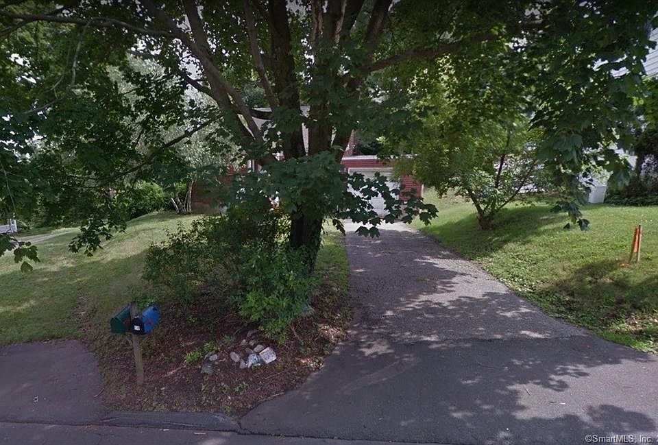 2nd image of 11 Harvard Rd