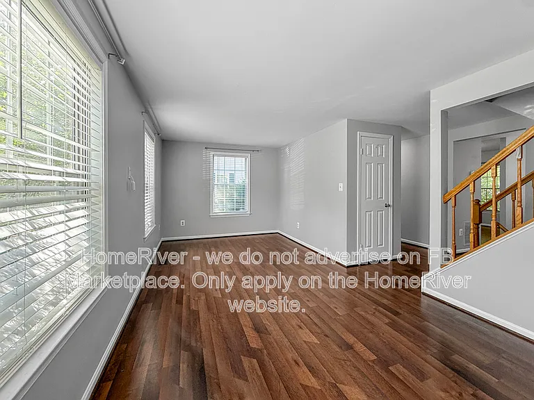 6478 Brickleigh Ct — Photo 2