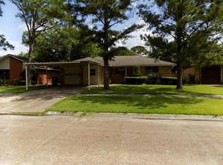 2009 E Martha Ln, Pasadena, TX 77502