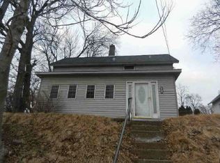 2708 Telegraph Rd, Davenport, IA 52804