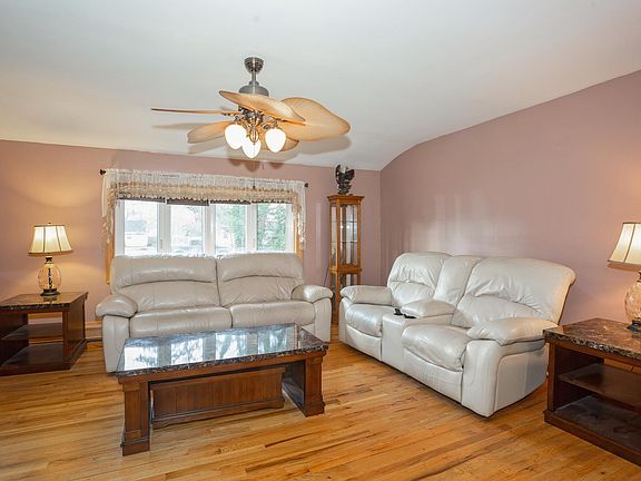 3rd image of 1003 N Ocean Ave