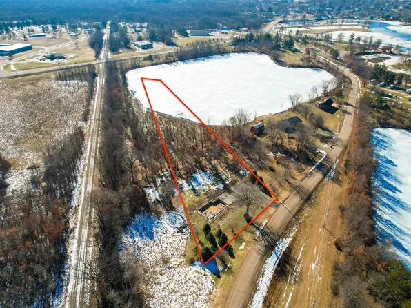 711 Hog Island Road, New Lisbon, WI 53950