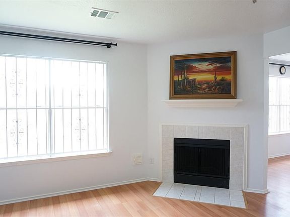 3rd image of 11807 Evesborough Dr