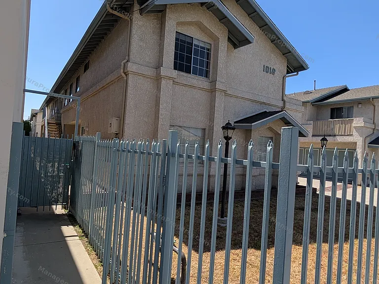 1018 S Montebello Blvd #C — Photo 4