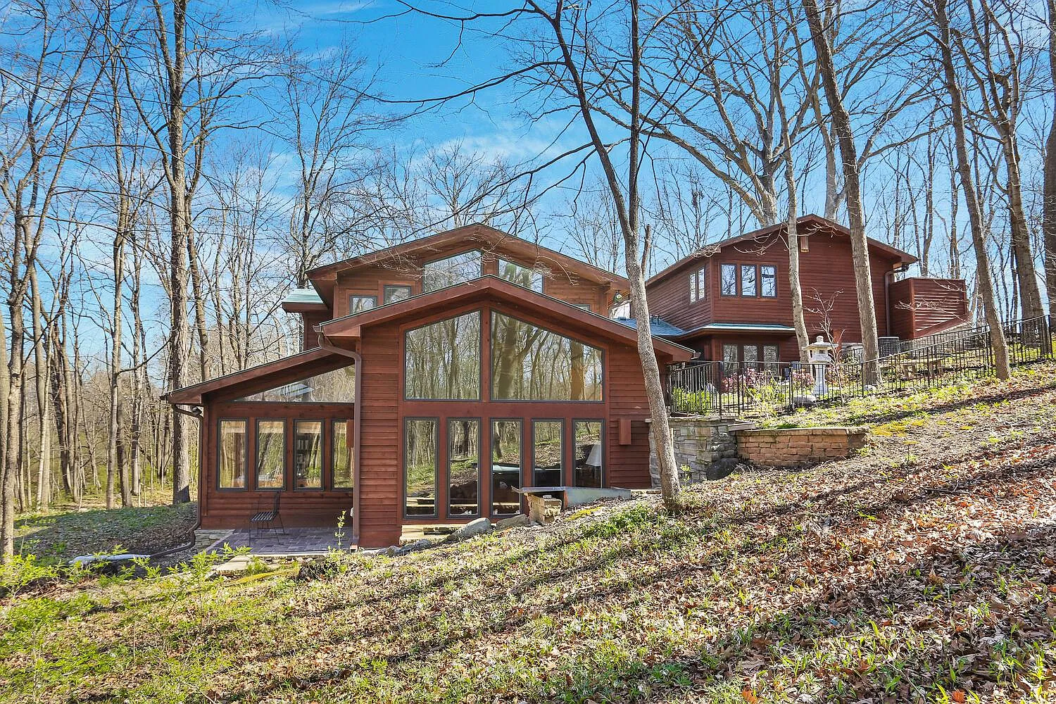 2702 Holcomb Dr photo 1