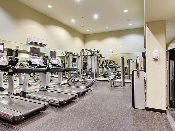 3rd image of 1201 Canal St APT 451