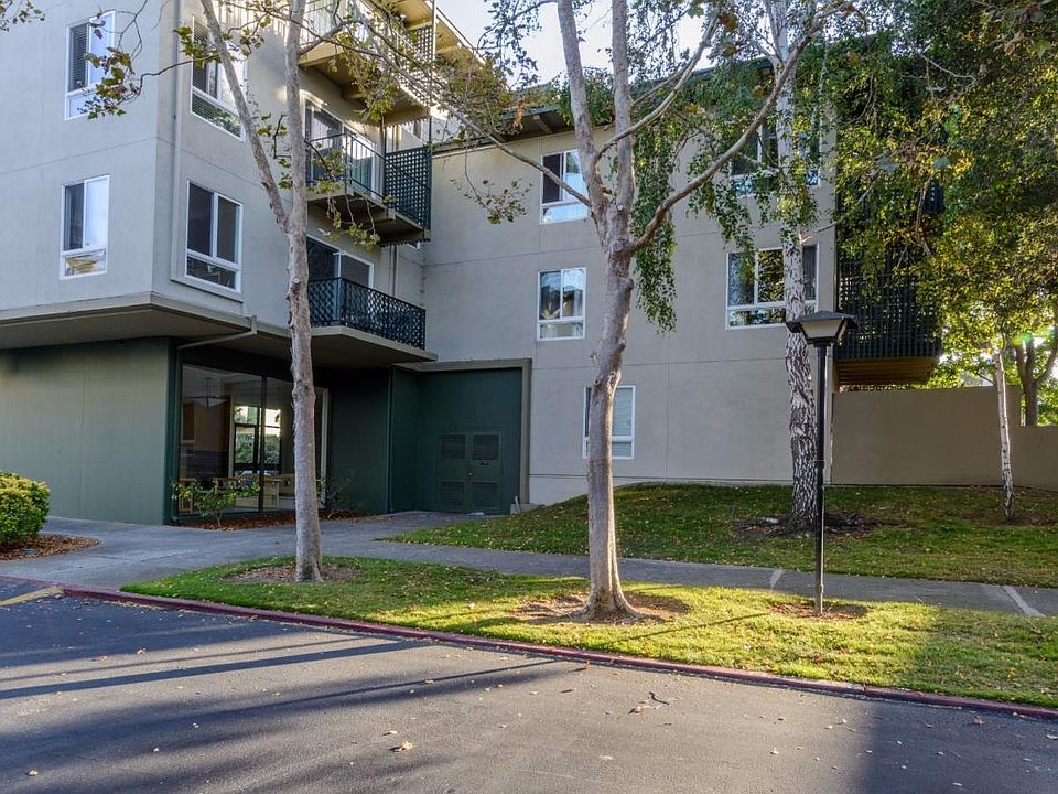 1st image of 928 Peninsula Ave APT 406