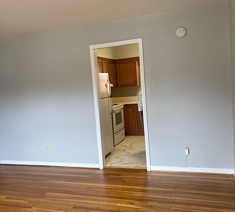 3rd image of 46 Linda Dr