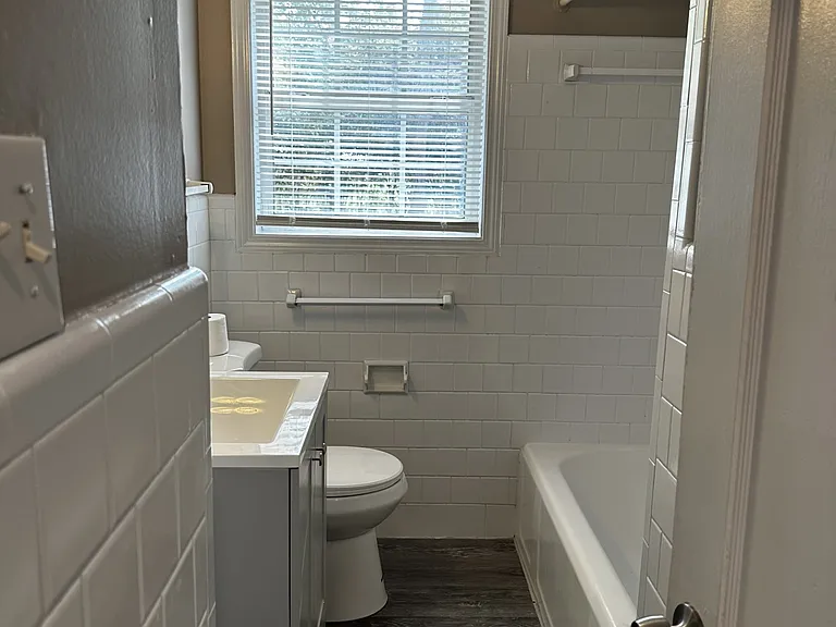 705 Virginia Dr — Photo 5