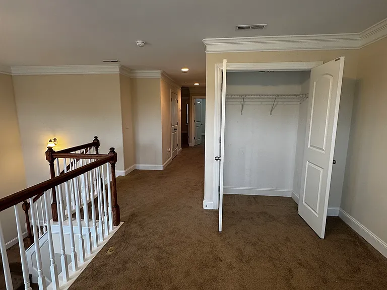 1252 United Ct — Photo 8