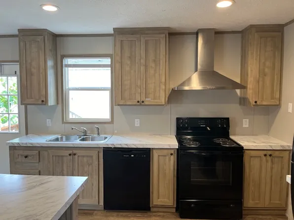 10694 E State Route 762 #165B, Lockbourne, OH 43137