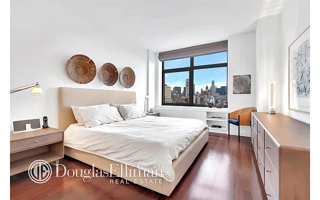 Sold by Douglas Elliman | media 17