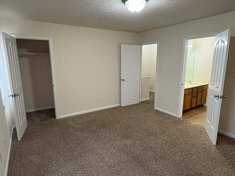 594 Lost Cir #A — Photo 30