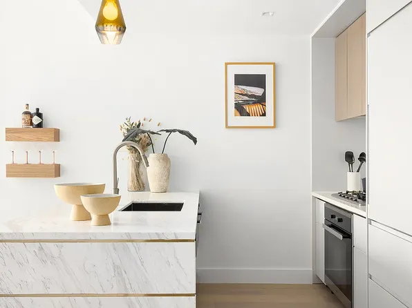 208 Delancey Street image 10 of 22