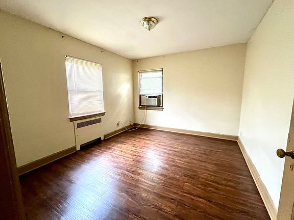 2nd image of 1421 SE 2nd St #C