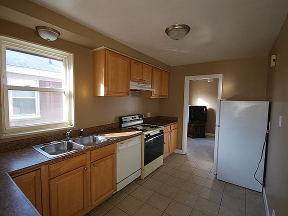 2nd image of 1156 E Barrett Ave