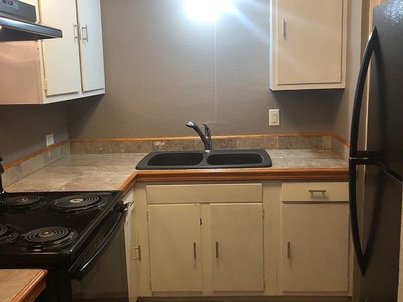 3rd image of 1803 W Gramercy Pl APT 1K