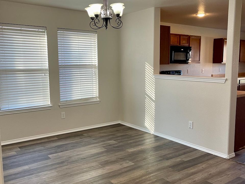 1st image of 402 Blue Sage Dr