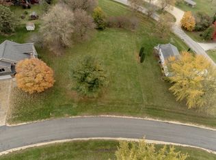 105 Columbia St NW, Poplar Grove, IL 61065