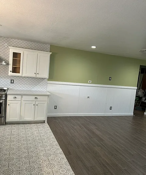 8133 W Hatcher Rd — Photo 14