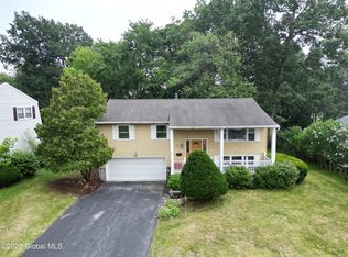 21 Debbie Ct, Albany, NY 12205