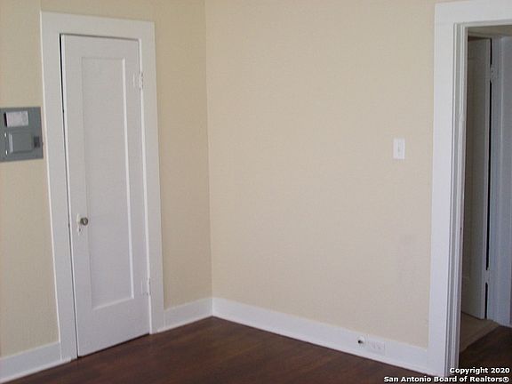 4th image of 538 Kayton Ave #A