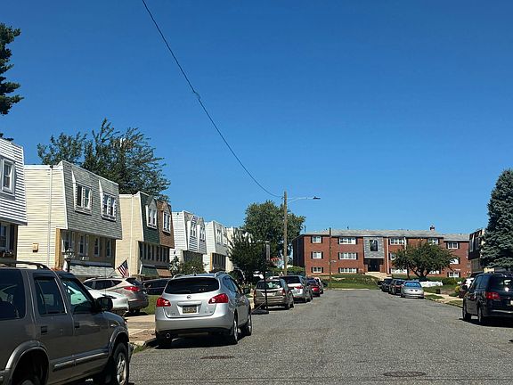 5th image of 820 Bartlett St