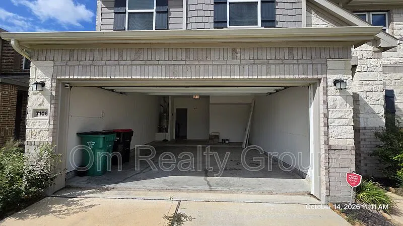 7106 Escondido Dr