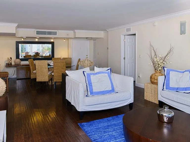 4001 Gulf Shore Blvd N #707 — Photo 6
