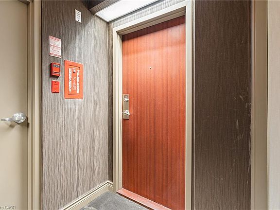 4th image of 880 Dundas St W #503