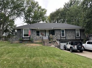 9644 N Campbell Dr, Kansas City, MO 64155
