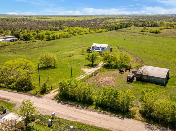 13484 Avis Rd, Dale, TX 78616