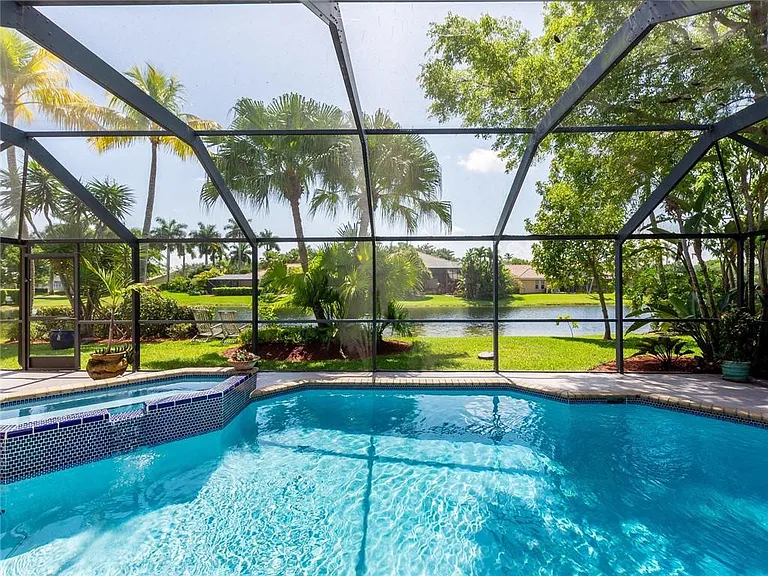 1230 Fairfax Ct — Photo 1