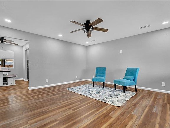 4th image of 615 Givens Rd