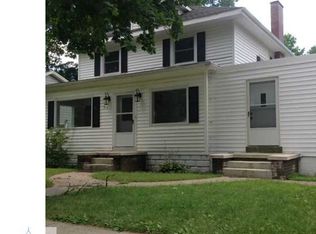 317 W Elizabeth St, Stockbridge, MI 49285