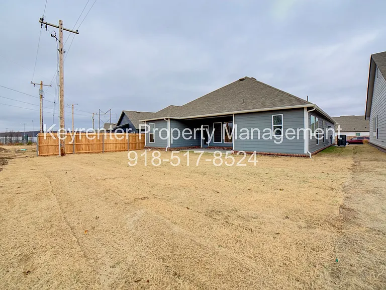 706 W 54th St — Photo 33