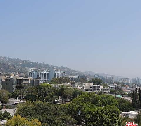 5th image of 818 N Doheny Dr APT 407