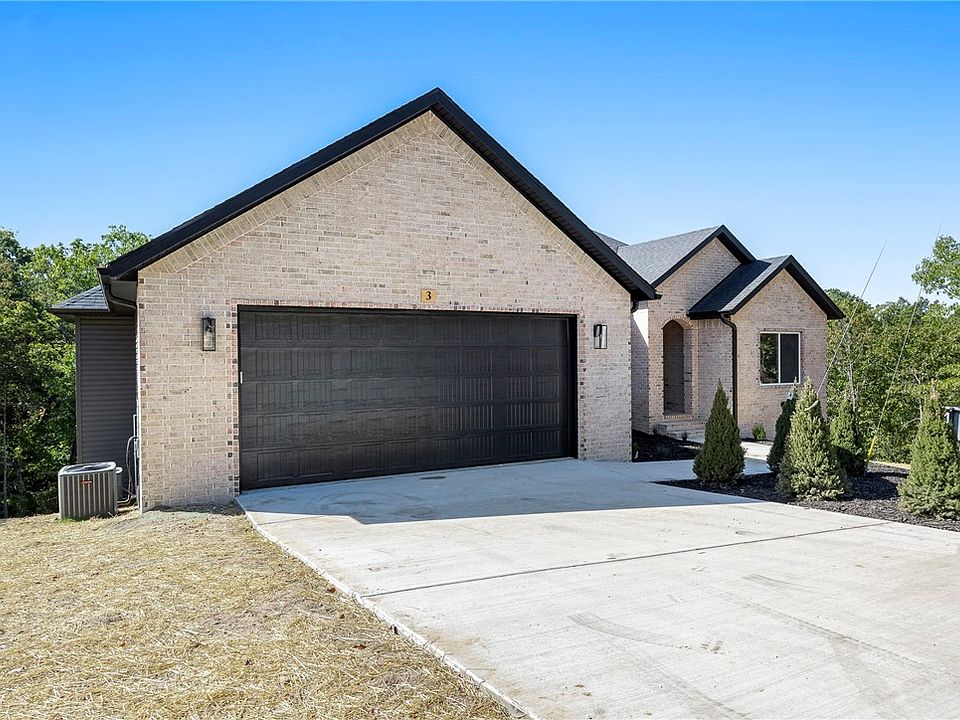 1st image of 3 Twyford Ln