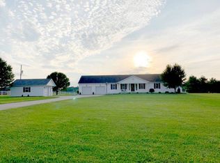 1125 County Road 1800 E, Fairfield, IL 62837