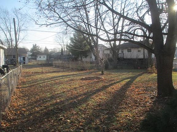 4th image of 1615 Walker Ave