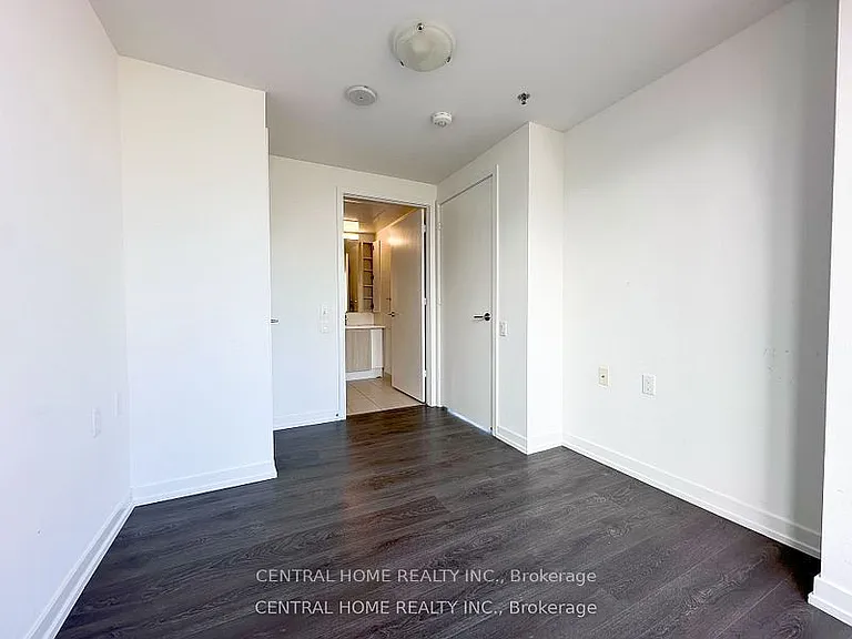 203 College St #806 — Photo 10