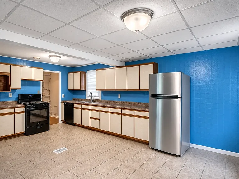 7611 Northcote Ave #MAIN — Photo 16