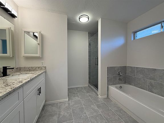 5th image of 16910 Pheasant Ridge Dr