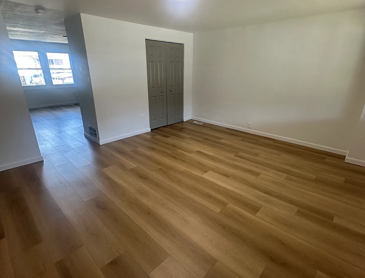 3 bed, 1250 sqft, $2,100 — Photo 2