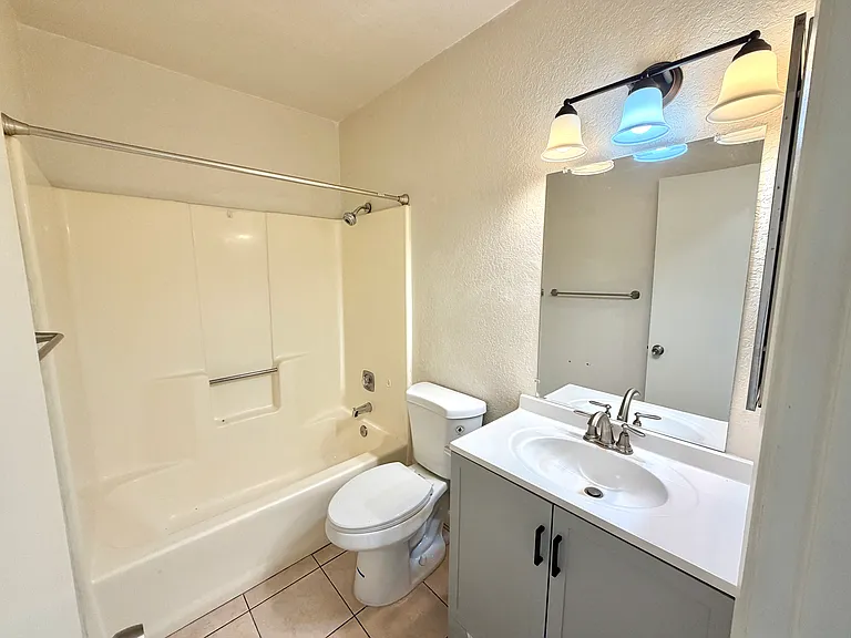 4080 Van Dyke Ave #7 — Photo 4