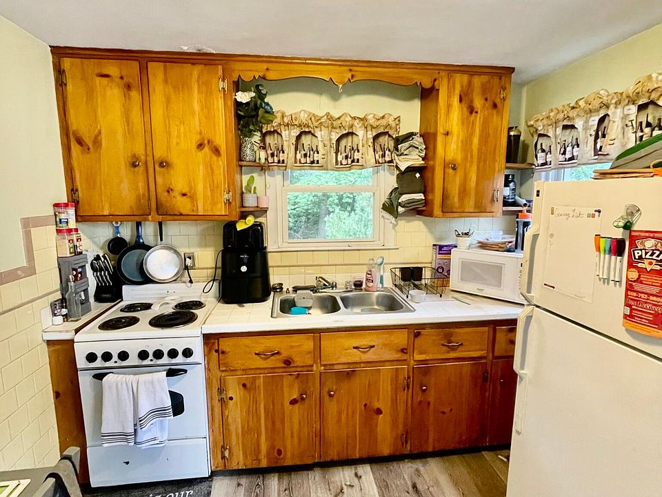 2nd image of 63 Valley View Ln #2R