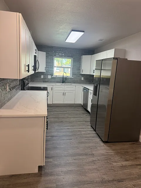 4 bed, 1635 sqft, $2,950 — Photo 2