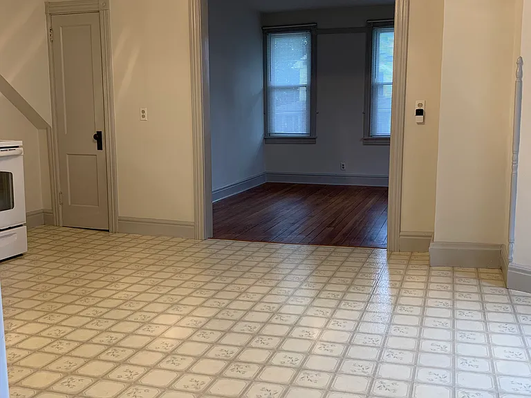 210 N Lancaster St — Photo 3