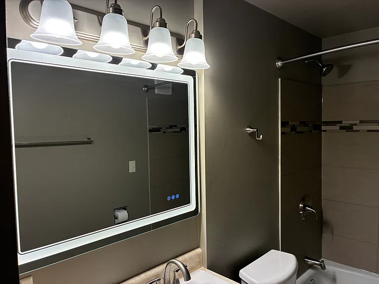 732 Bluff Ave — Photo 3